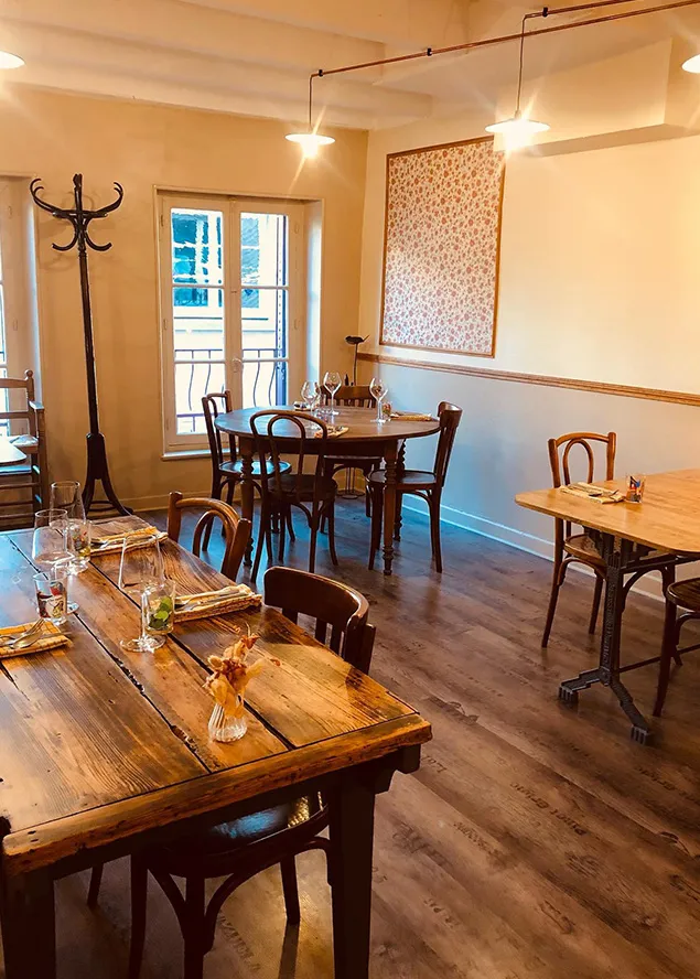 Photographie de la salle du restaurant